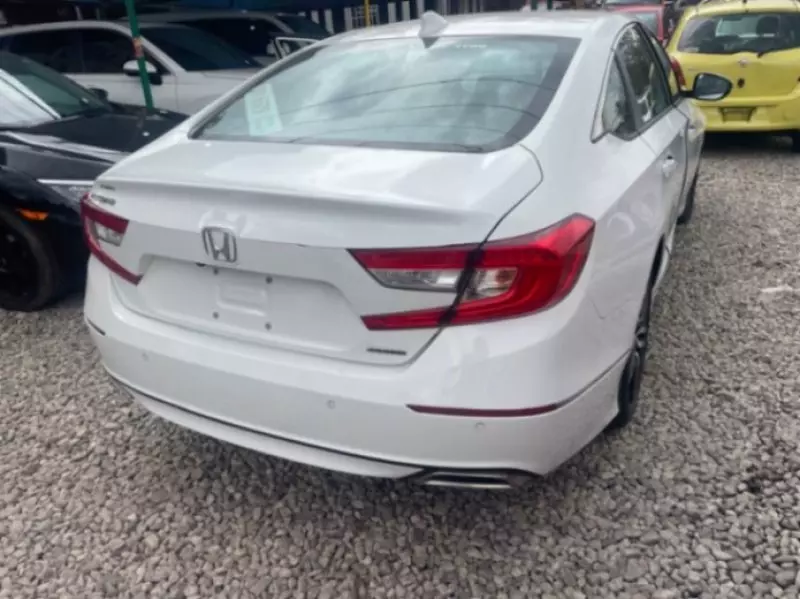 Honda Accord   - 2021