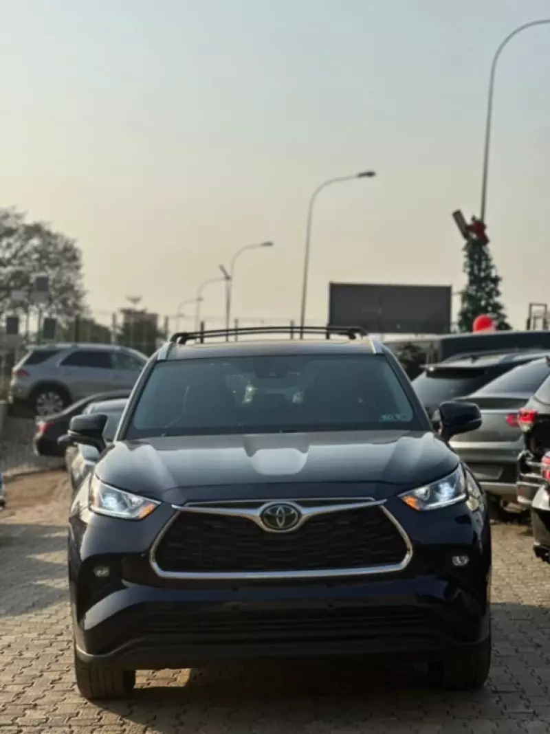 Toyota Highlander   - 2022