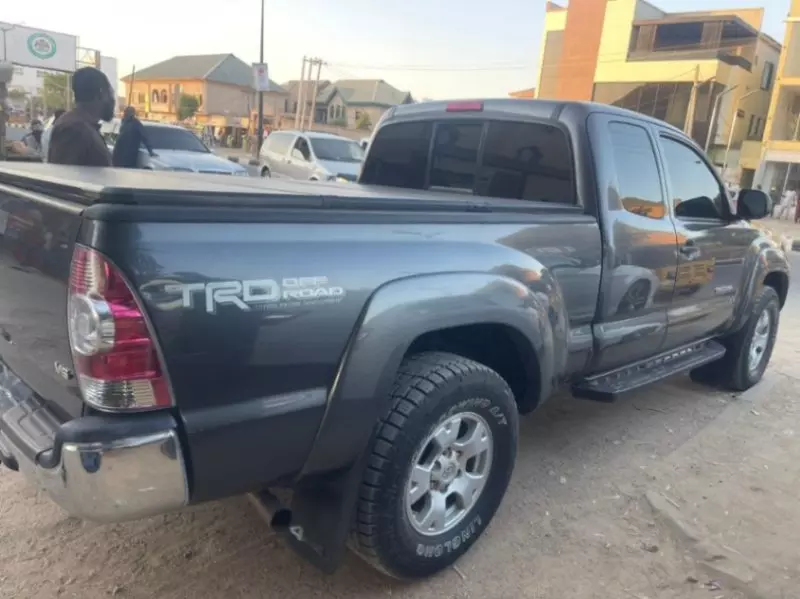 Toyota Tacoma   - 2013