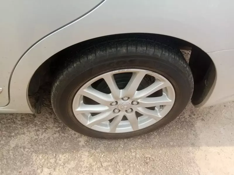 Toyota Premio    - 2012