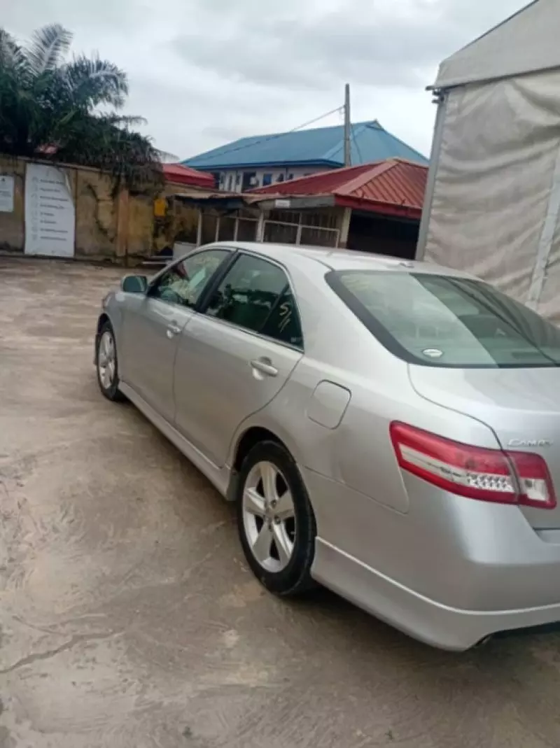 TOYOTA Camry   - 2011