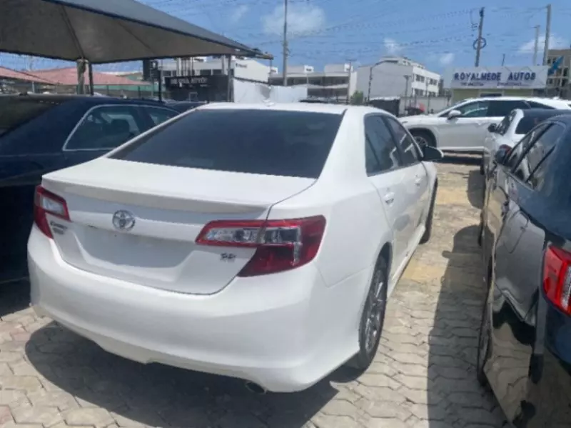 Toyota Camry - 2013