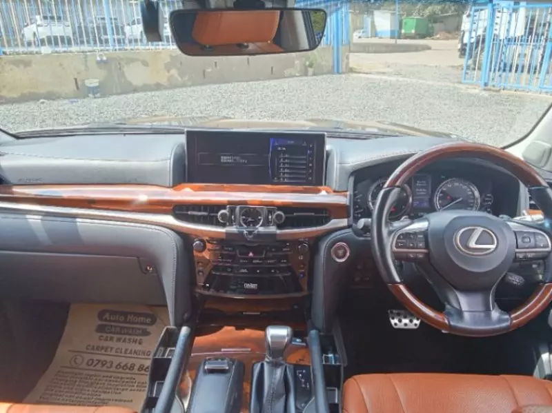 Lexus LX 570   - 2018