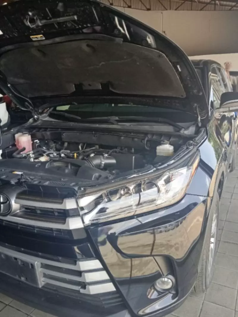 Toyota Highlander   - 2020
