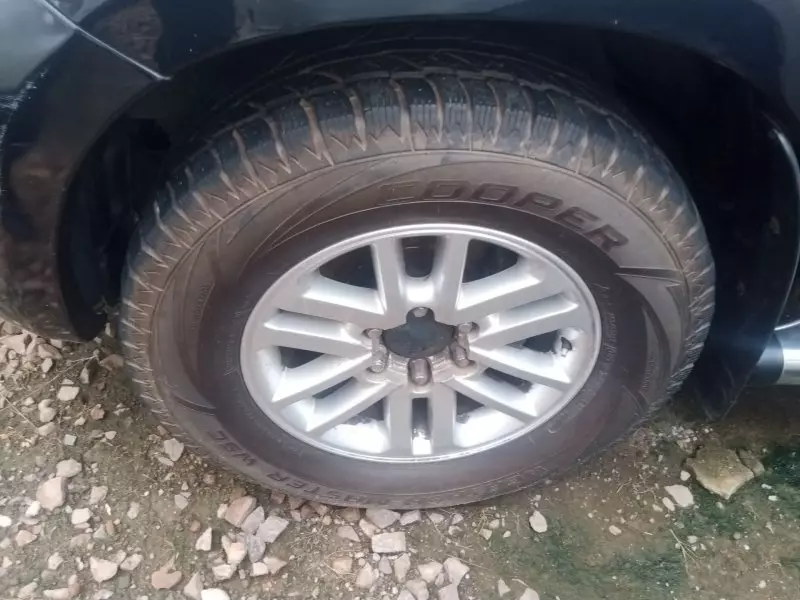 Toyota Hilux   - 2012