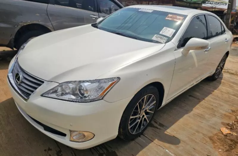 Lexus ES   - 2012