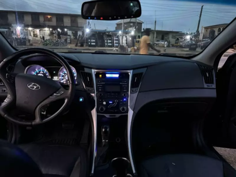 Hyundai Sonata   - 2013