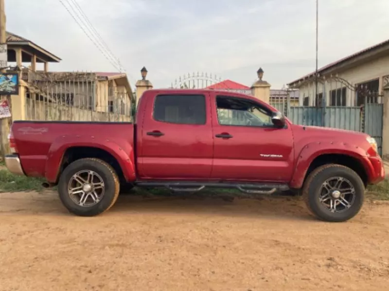 Toyota Tacoma   - 2015