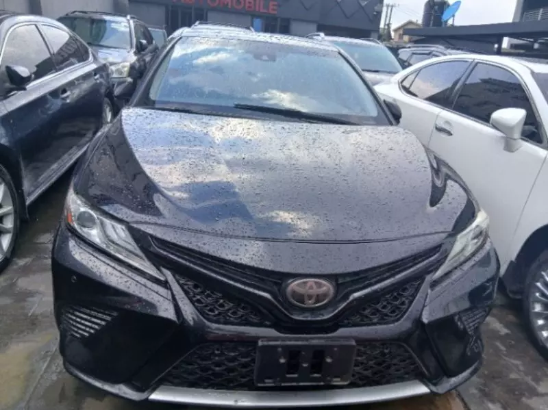 Toyota Camry   - 2018