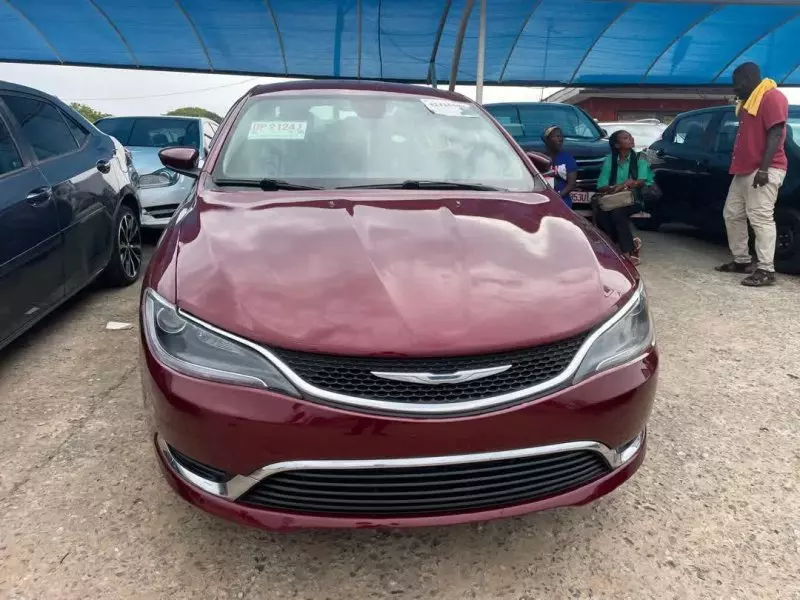Chrysler 200   - 2015