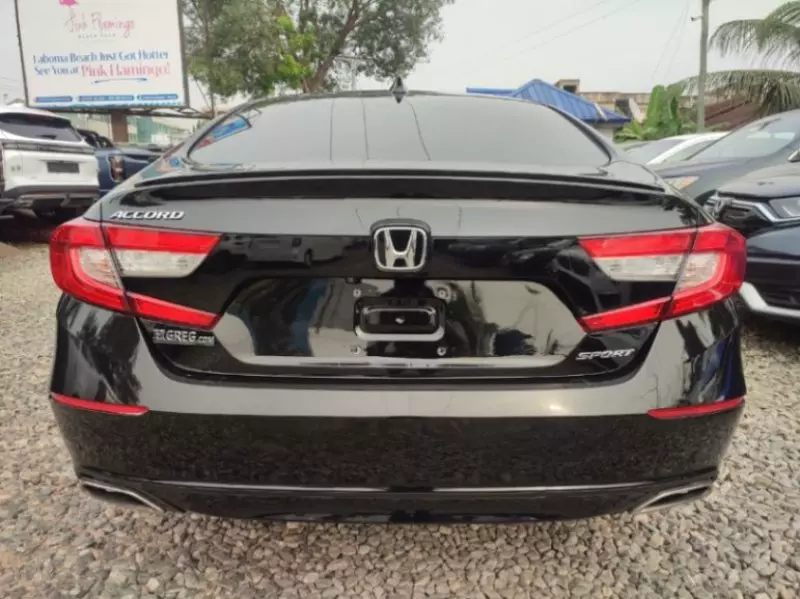 Honda Accord   - 2021