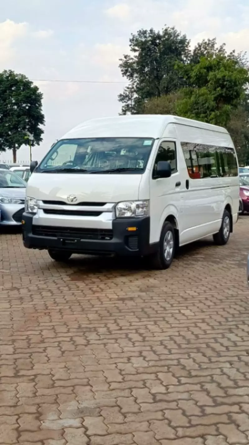 Toyota Hiace   - 2025
