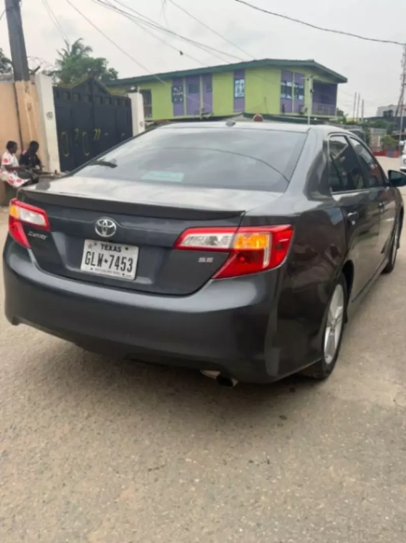 Toyota Camry - 2012
