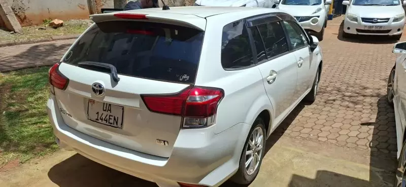 TOYOTA Fielder hybrid    - 2017