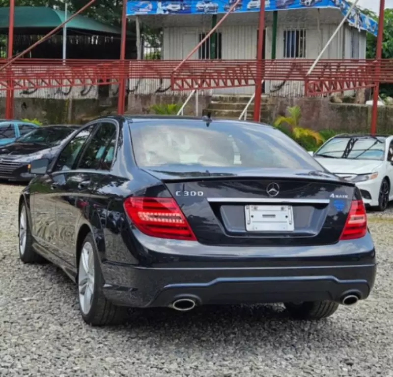 Mercedes-Benz C 300   - 2013