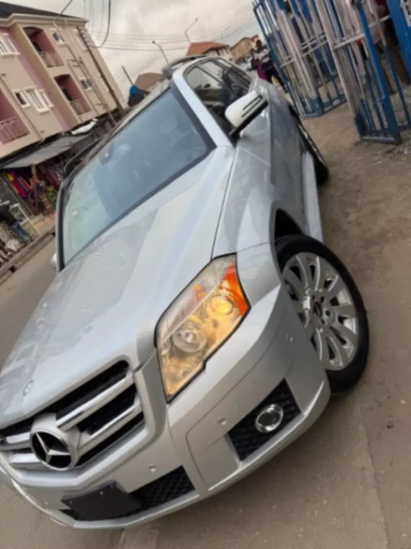 Mercedes-Benz GLK 350   - 2010