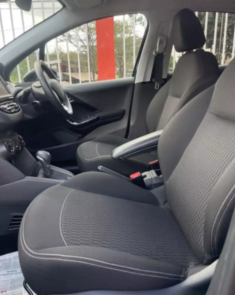 Peugeot 208   - 2018