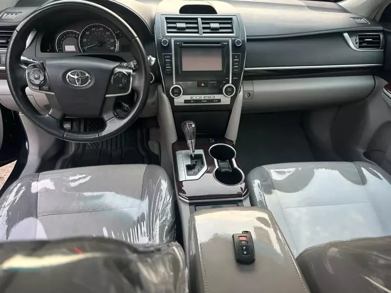 Toyota Camry   - 2013