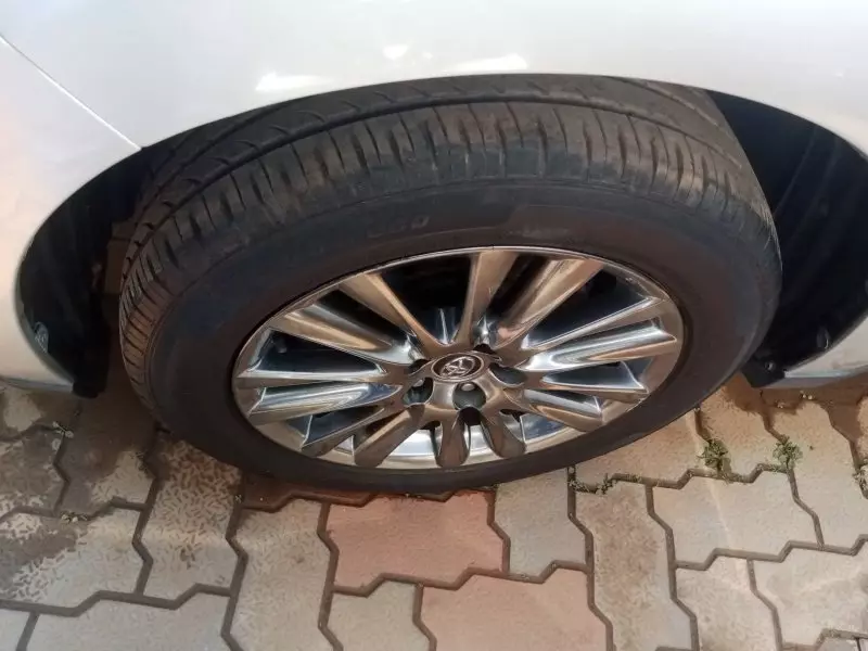 Toyota Harrier   - 2017