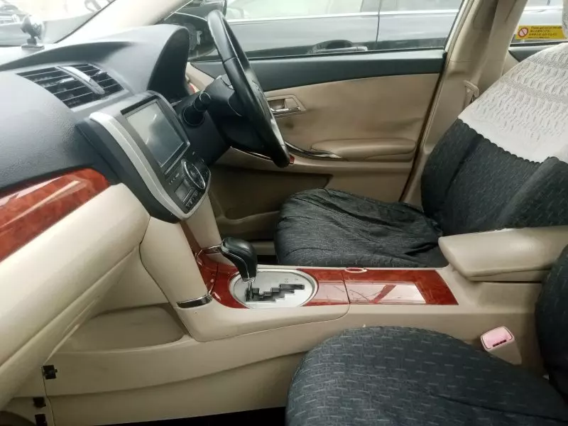 Toyota Premio    - 2016