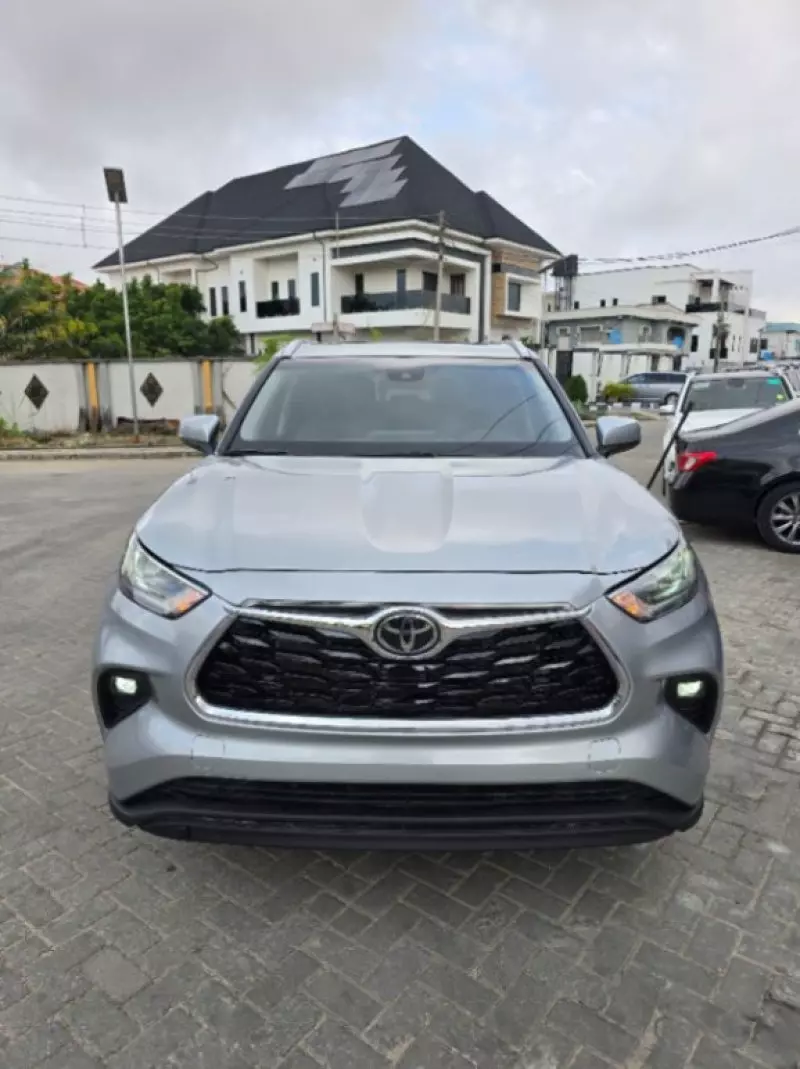Toyota Highlander   - 2023