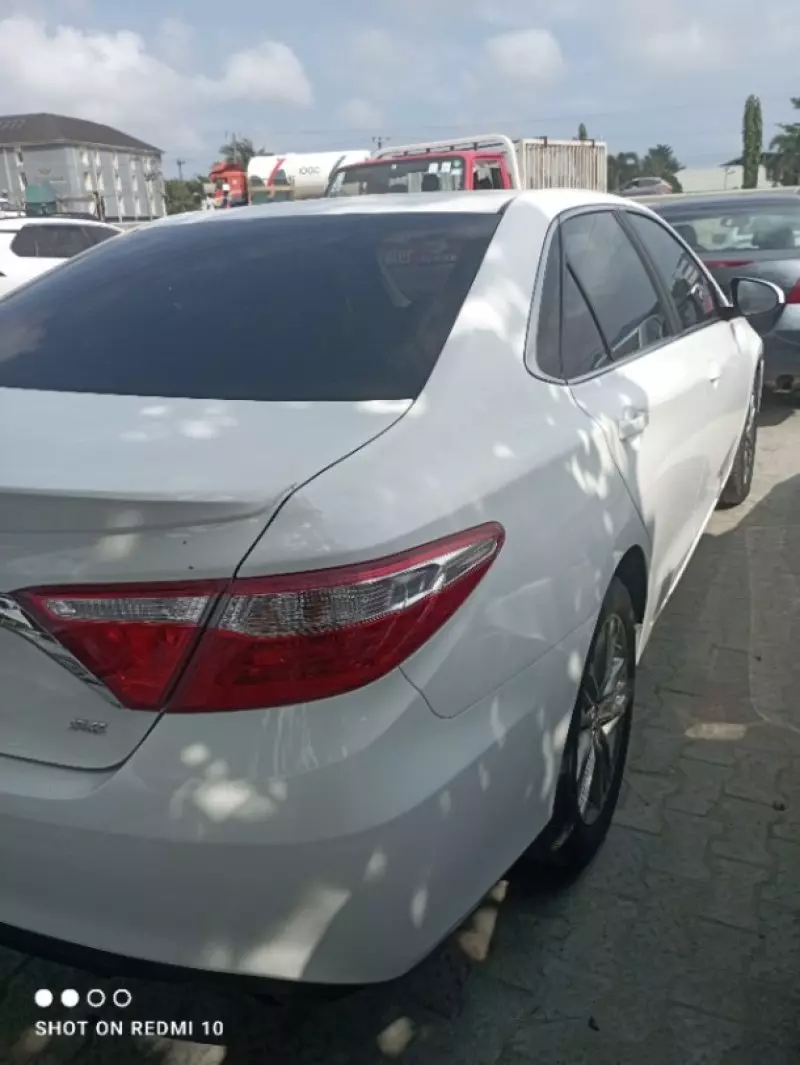 Toyota Camry - 2017