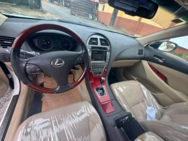 Lexus ES   - 2009