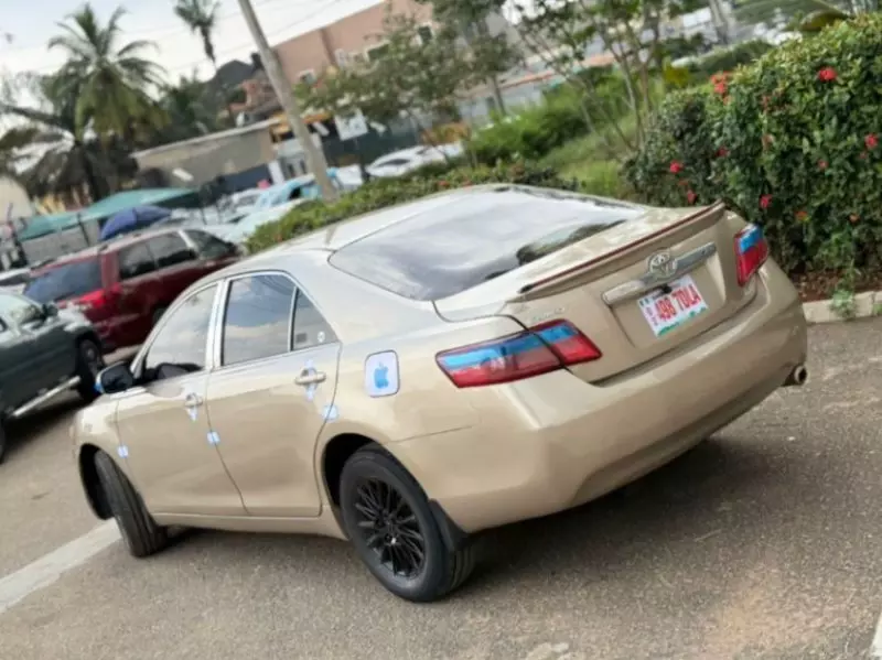 Toyota Camry   - 2009