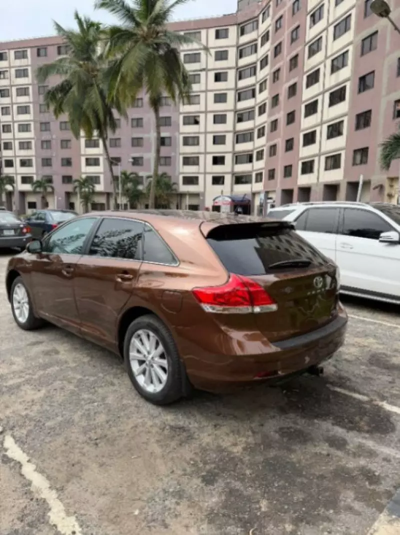 Toyota Venza   - 2011