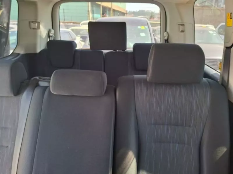 TOYOTA Noah   - 2013