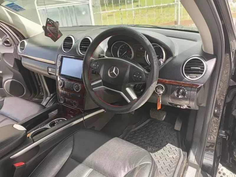 Mercedes-Benz GL 350   - 2011