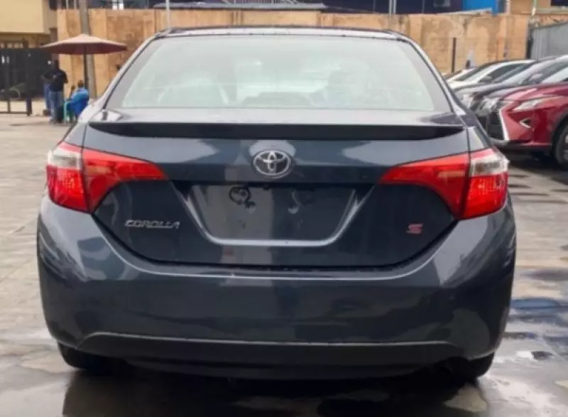 Toyota Corolla   - 2016