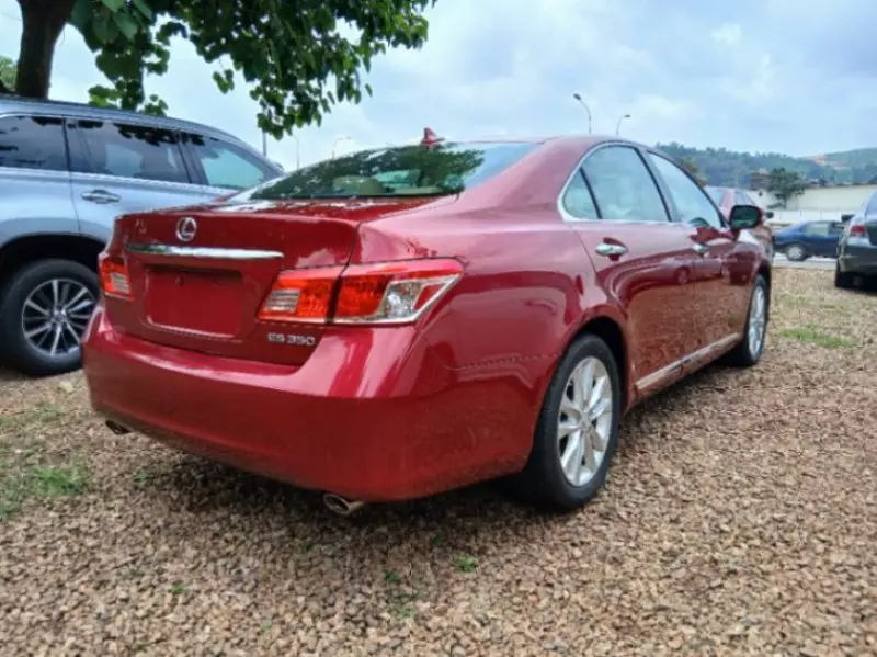 Lexus ES 350   - 2011