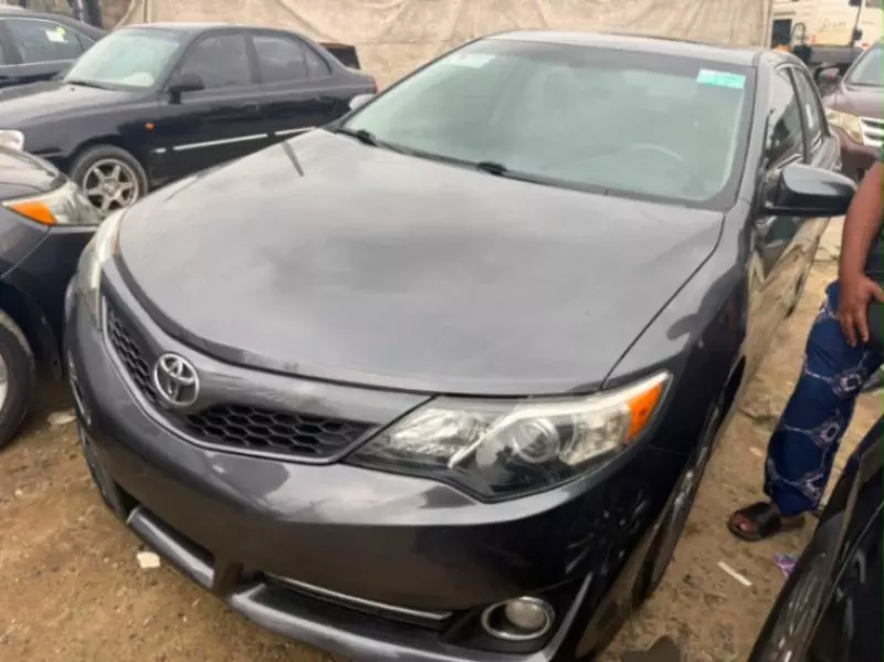 TOYOTA Camry - 2014