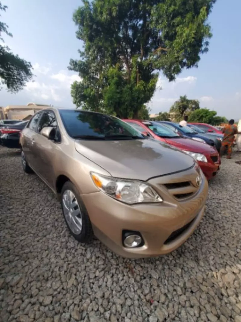 Toyota Corolla   - 2009