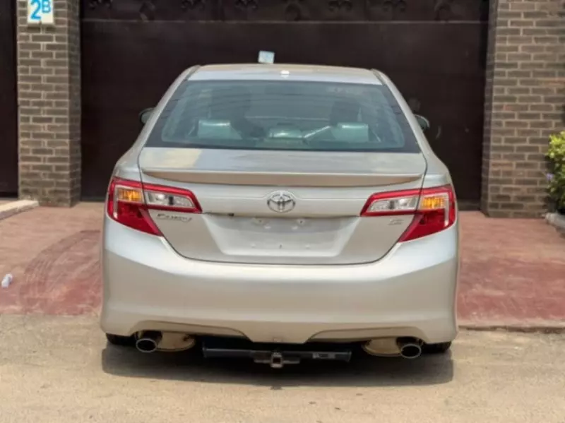 Toyota Camry   - 2013