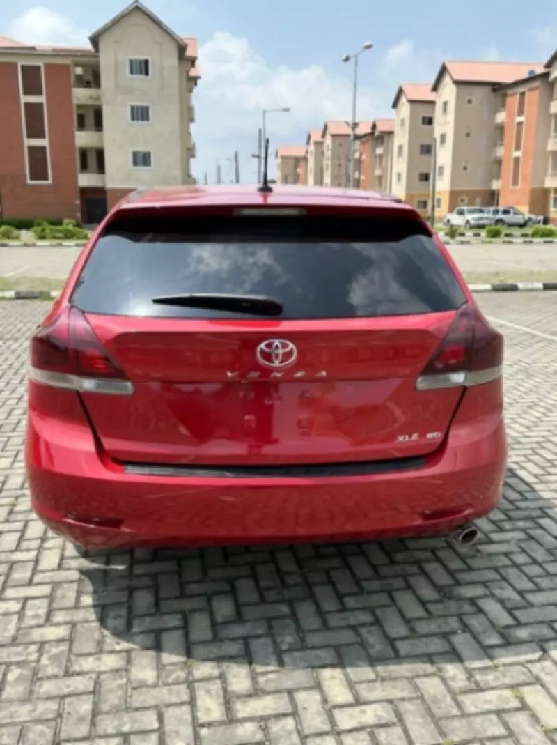 Toyota Venza   - 2013