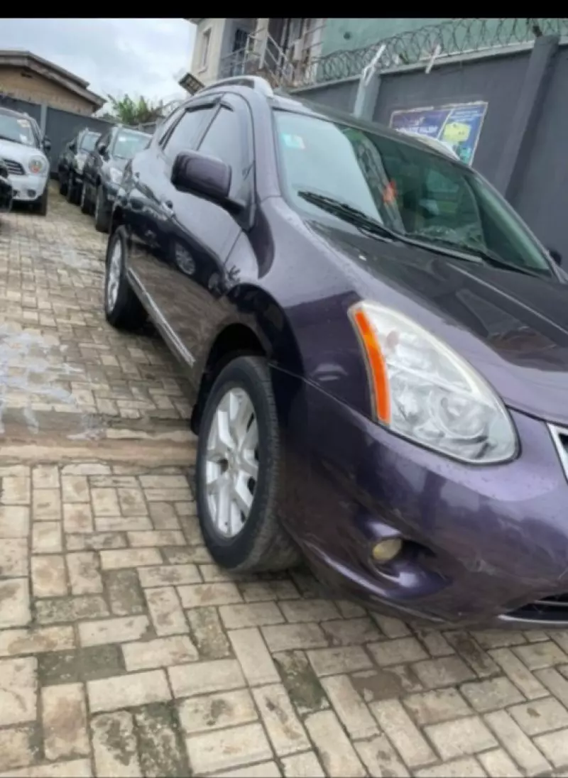 Nissan Rogue   - 2013