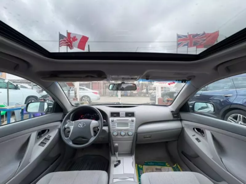 TOYOTA Camry   - 2010