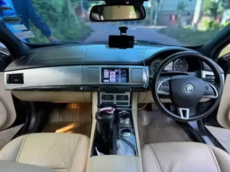 Jaguar XF   - 2013