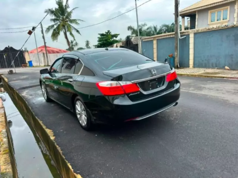 Honda Accord   - 2015
