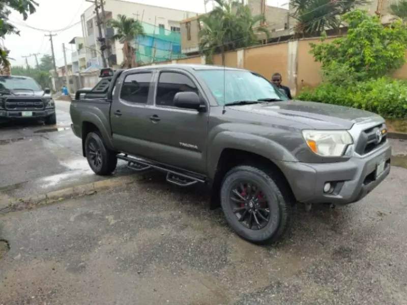 Toyota Tacoma   - 2014