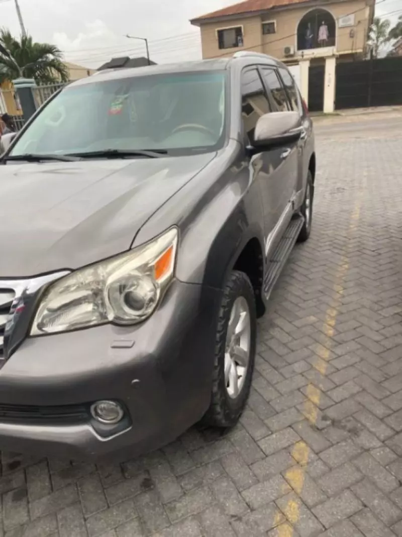 Lexus GX 460   - 2011