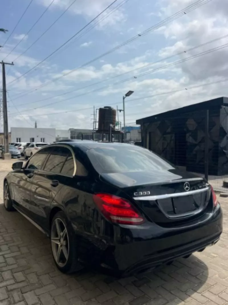 Mercedes-Benz C 300   - 2015
