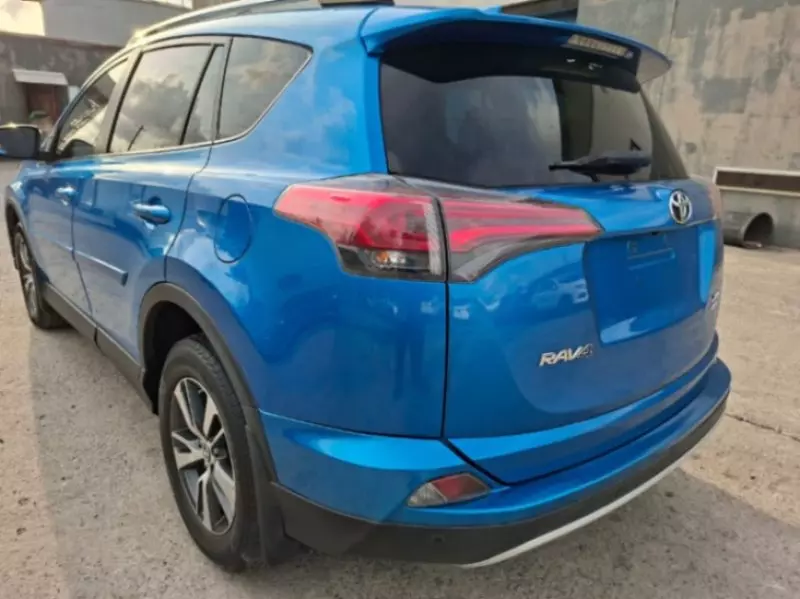Toyota RAV4 - 2016