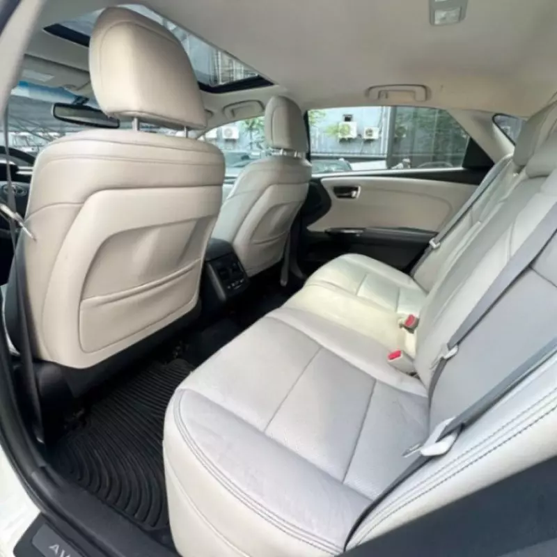 Toyota Avalon   - 2013