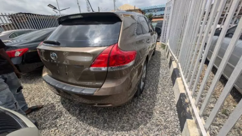 TOYOTA Venza   - 2010