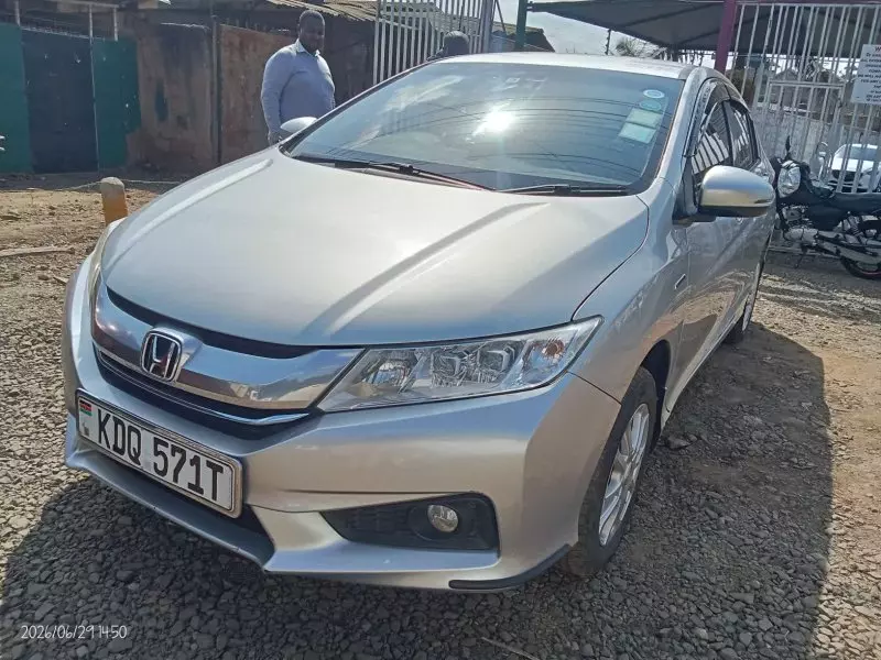 Honda Grace    - 2017