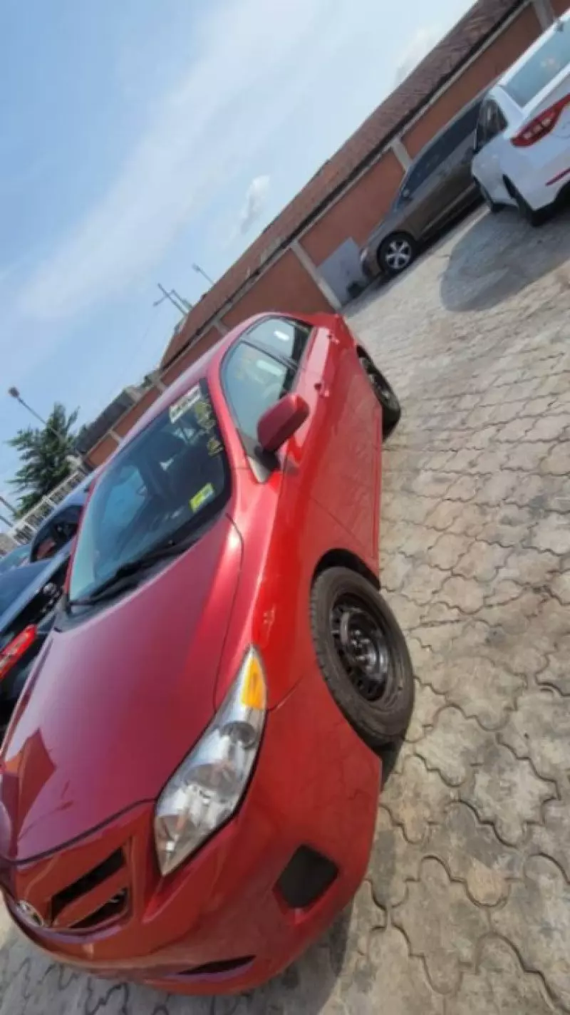 Toyota corolla   - 2012