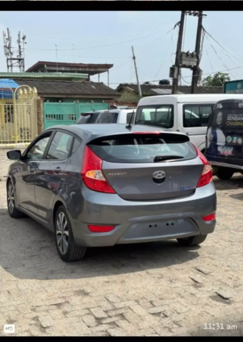 Hyundai Elantra   - 2016